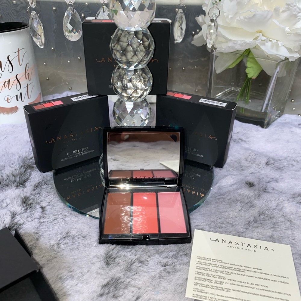 Anastasia Blush trio
